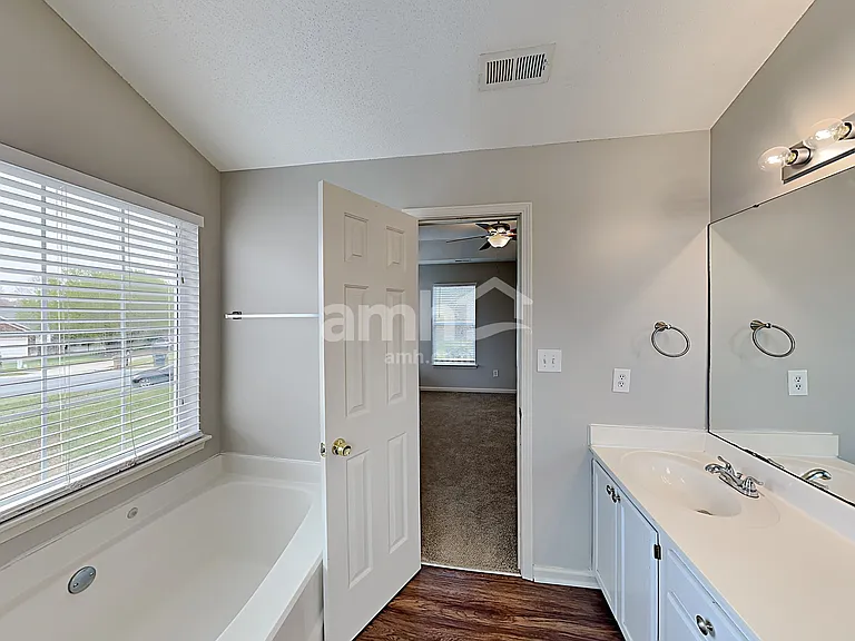 1020 Ridgefield Cir — Photo 12