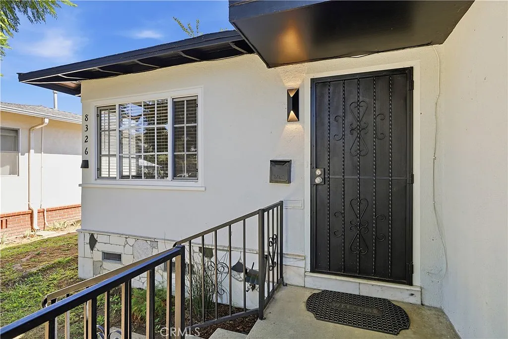 2 bed, 831 sqft, $4,750 — Photo 1