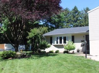 1983 Hopewell Cir, Bethlehem, PA 18017