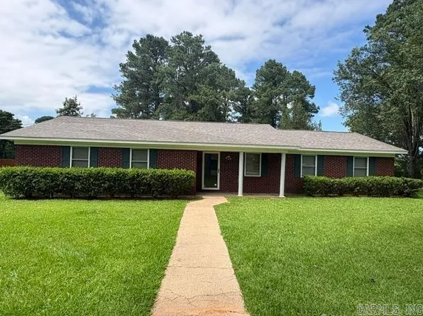 1714 E 8th St, Hope, AR 71801