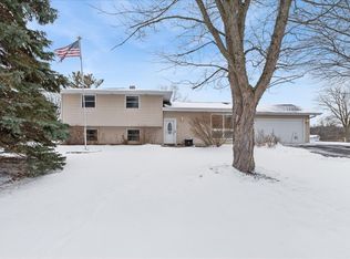 2309 Greenbriar Ln, Lindenhurst, IL 60046