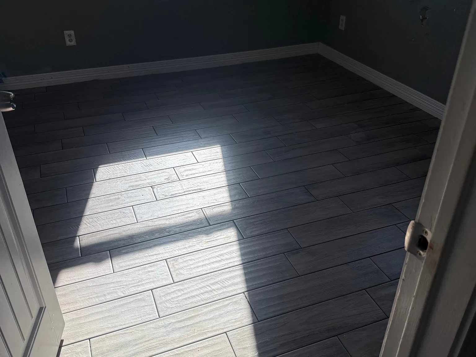 6 bed, 1956 sqft, $2,000 — Photo 4