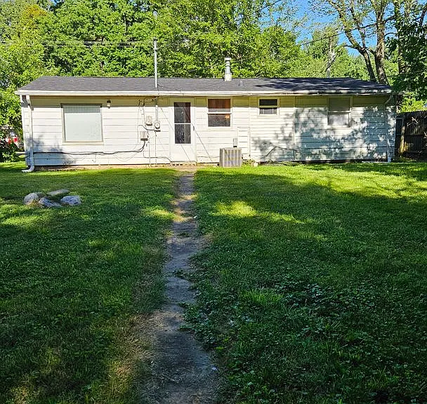 2717 S Villa Dr — Photo 2