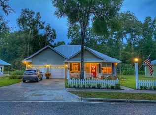 9310 Greenways Ln, Fanning Springs, FL 32693