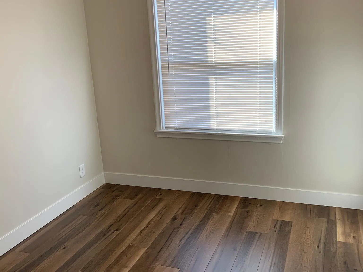 2 bed, 1000 sqft, $1,425 — Photo 2