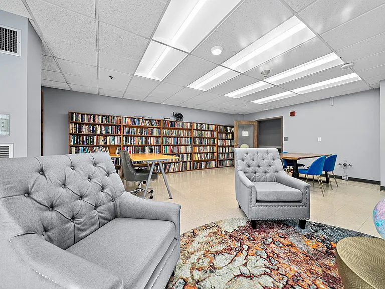 Amy Lowell Apartments — Photo 11