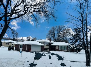 8832 Pleasant Ave, Hickory Hills, IL 60457