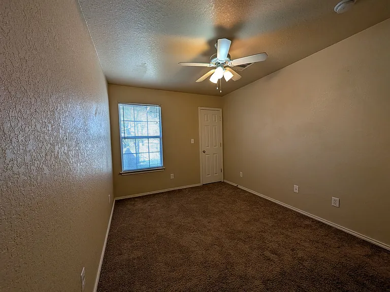 1013 Misty Acres Dr — Photo 24