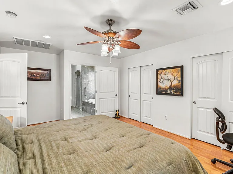 2724 N Gill Ave — Photo 26