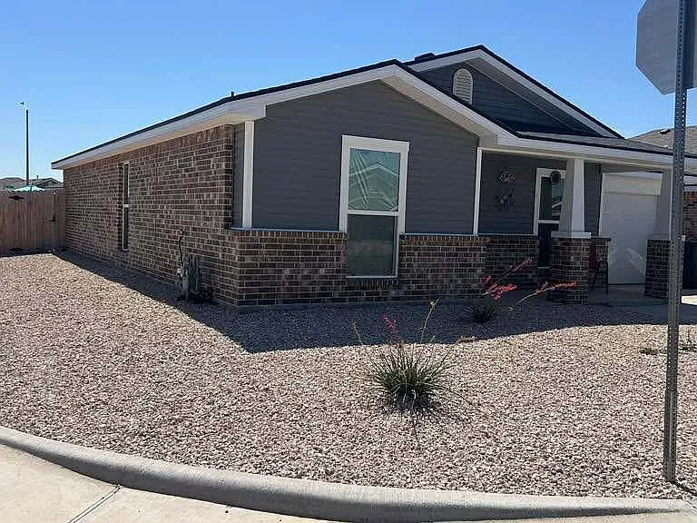 10310 Creek St — Photo 1