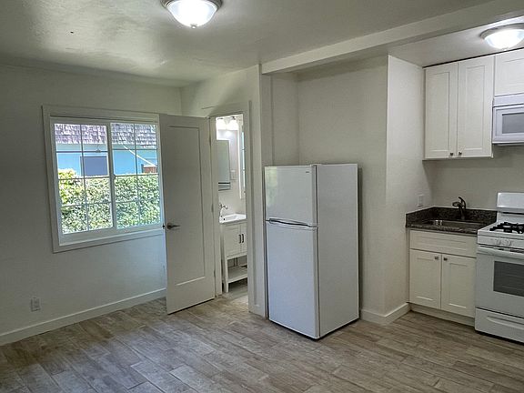 4th image of 405 Norman Dr #7