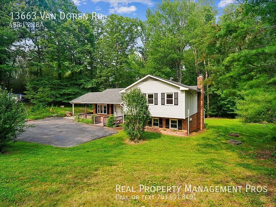 Qualify for a zero deposit? New Paint, Over an acre — Photo 3