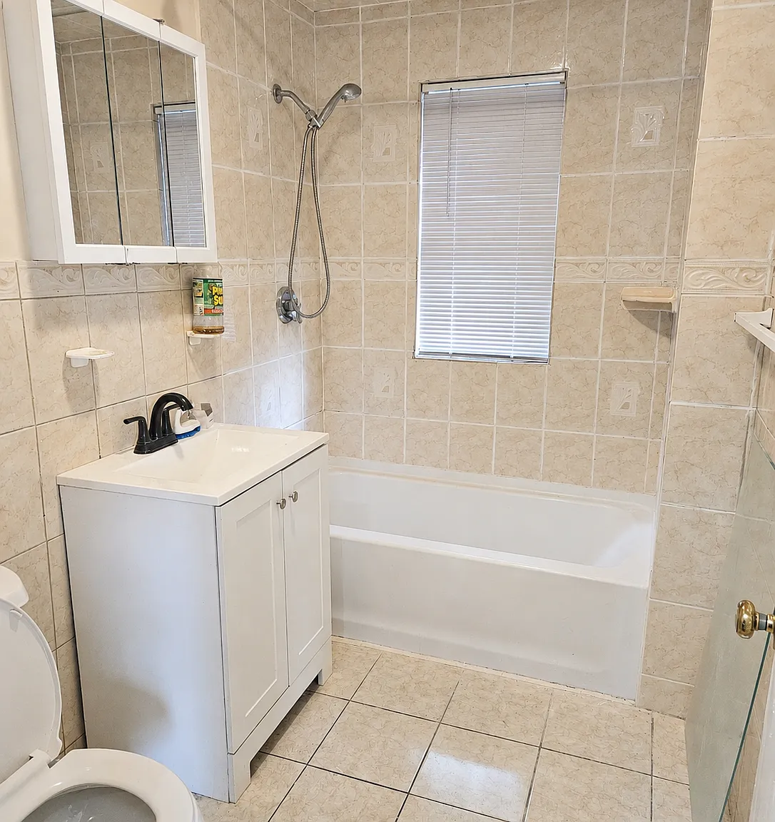 3 bed, 1156 sqft, $2,800 — Photo 3