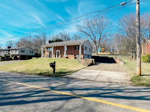 208 N Hills Dr, Parkersburg, WV 26104