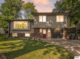9181 Boyd St, Omaha, NE 68134