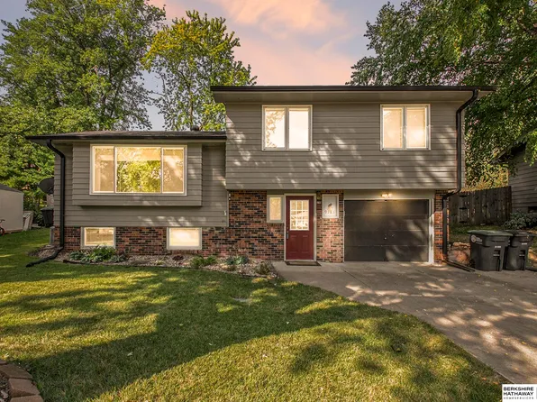 9181 Boyd St, Omaha, NE 68134