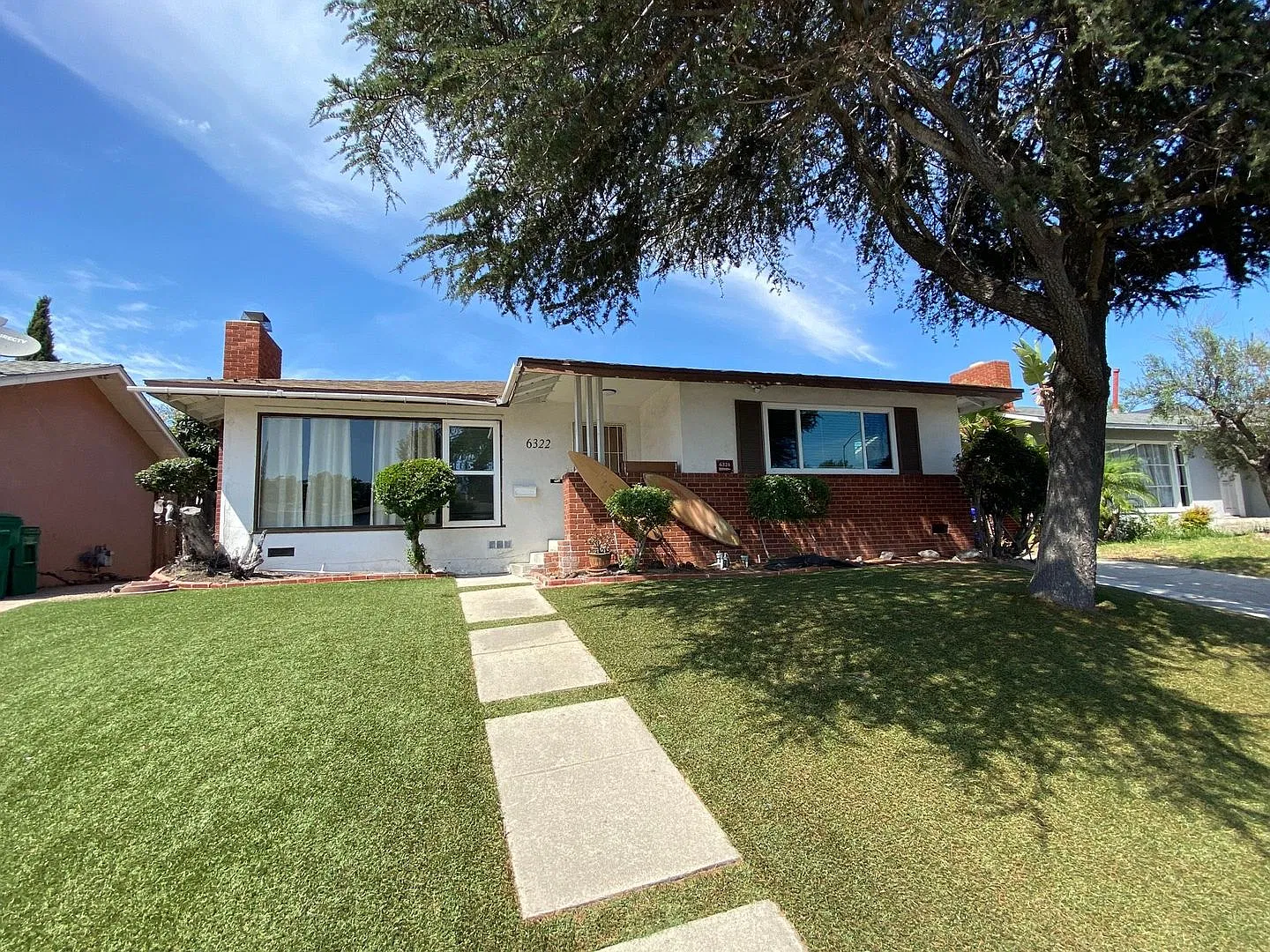 4BD/3BA on Montezuma w/ Driveway Parking! — Photo 1