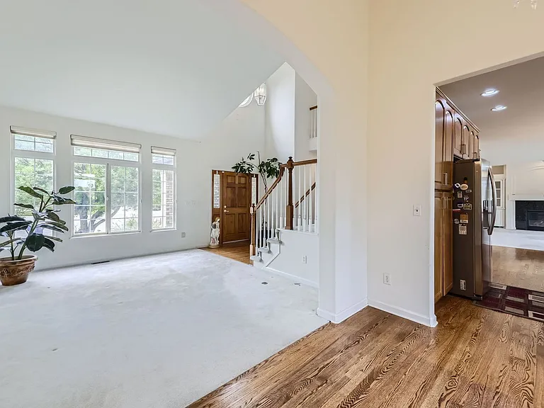 1009 Topaz St — Photo 6