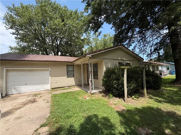 313 N Little Ave, Gentry, AR 72734