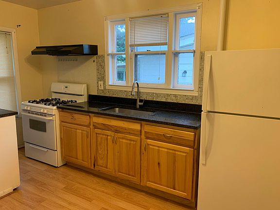 2nd image of 314 La Plaza Ct