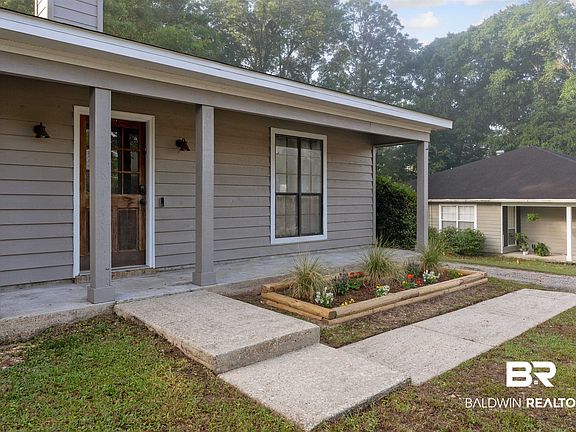 3rd image of 2929 Gaslight Ln W