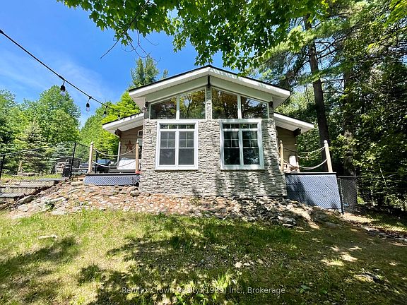3rd image of 935 Limberlost Point Rd