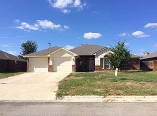 406 Canoe Dr, Oaks, TX 76548