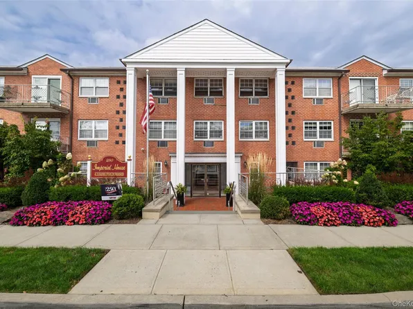 250 N Village Avenue #C22, Rockville Centre, NY 11570