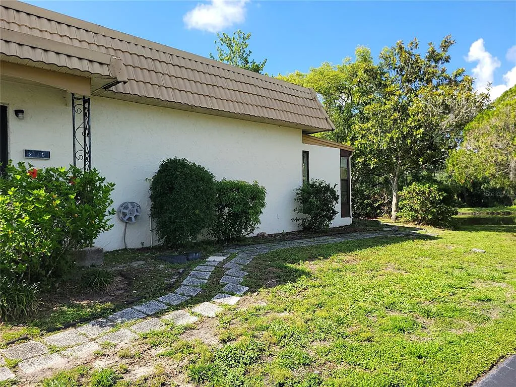 2 bed, 2.0 bath, 891 sqft, $1,500 — Photo 2
