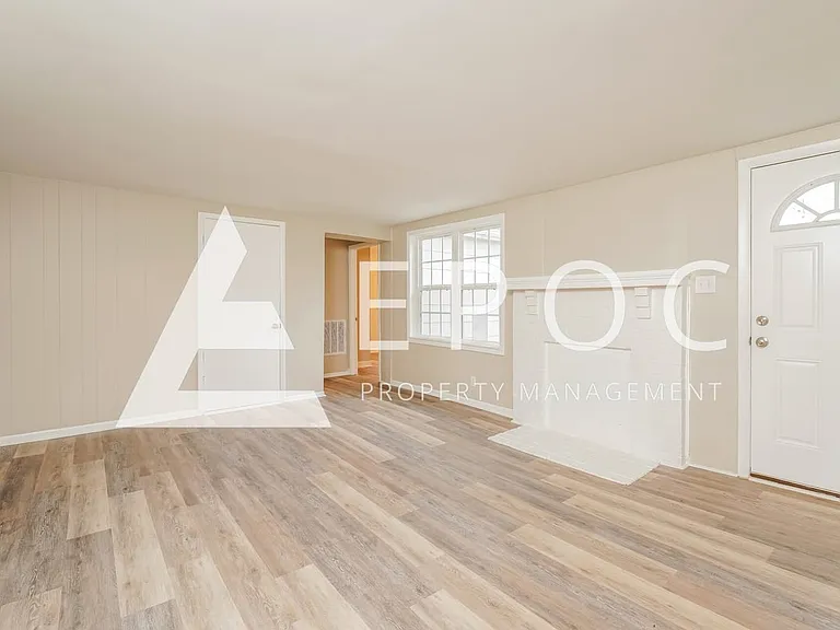 2943 Broadbay Dr — Photo 6