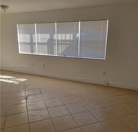 4th image of 1609 N Treasure Dr #A1