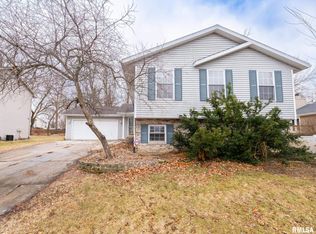 4306 W Carrousel Ln, Peoria, IL 61615