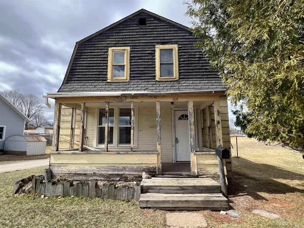 108 Parkway St, Kingsford, MI 49802