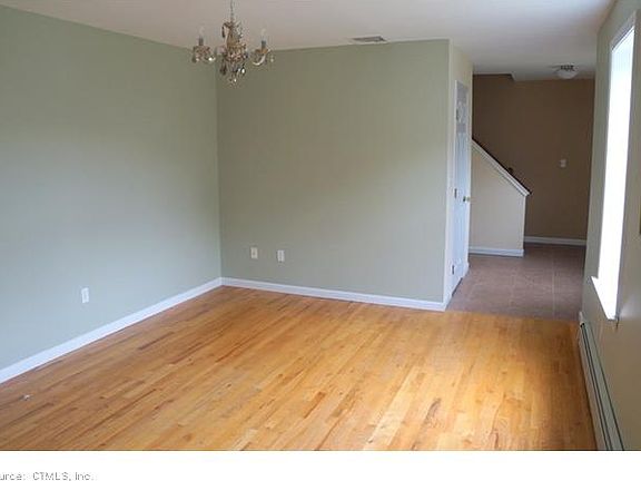 4th image of 46 Hitchcock Way