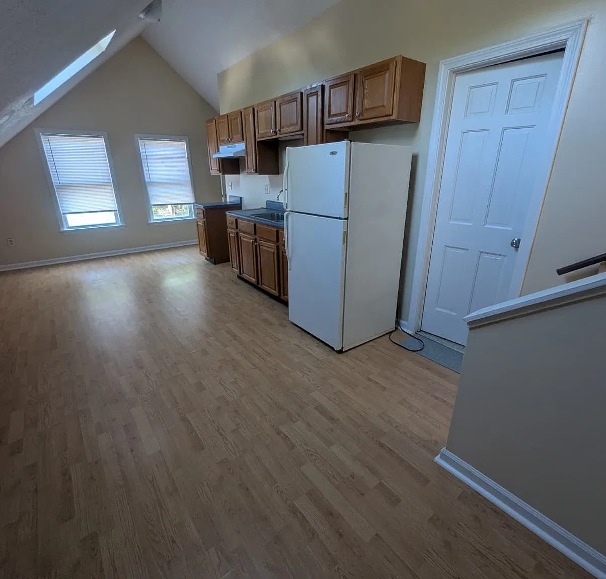 Studio, $1,300 — Photo 1