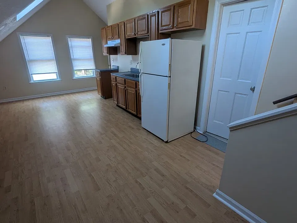 81 Osborn Ave #3A