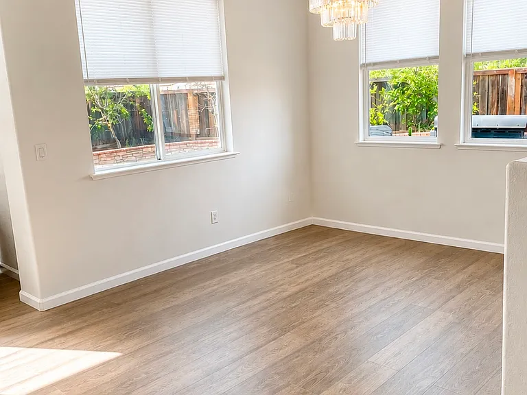 719 Flemish Ct — Photo 6