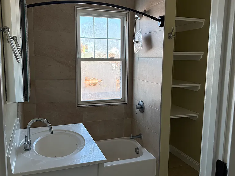 11 Maywood St #3 — Photo 8