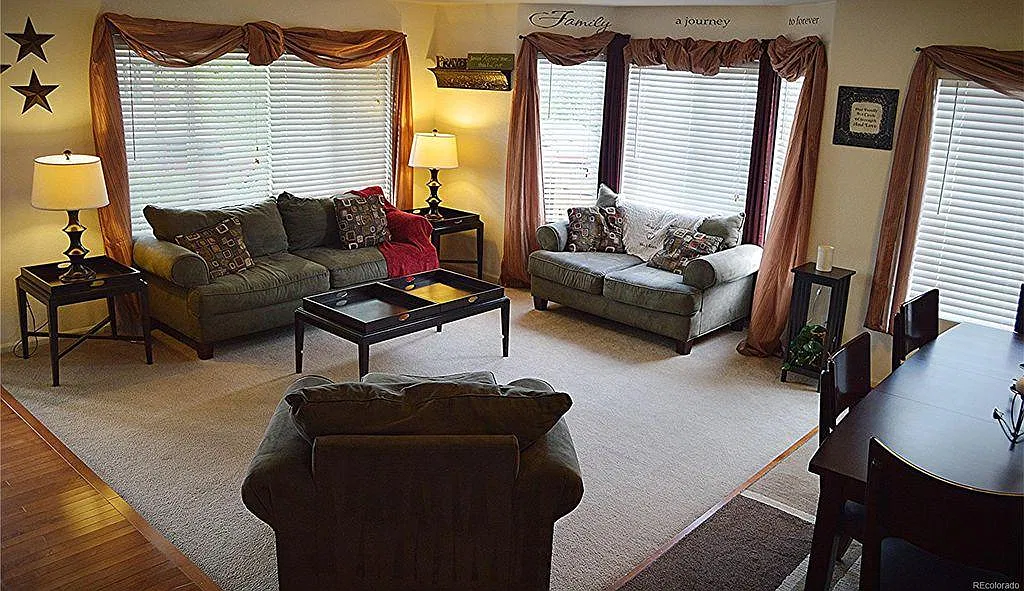 6 bed, 3840 sqft, $3,750 — Photo 4