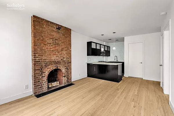 Rented by Sotheby's International Realty | media 10