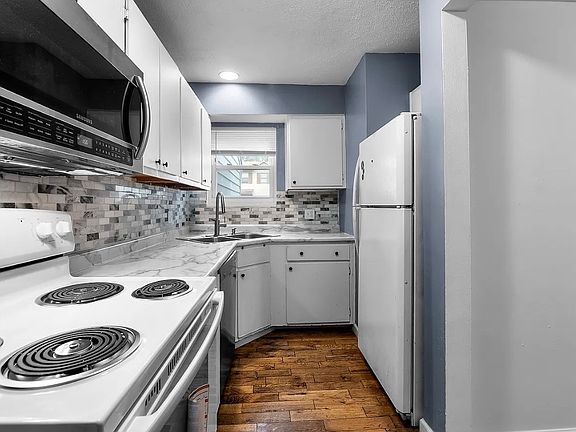 4th image of 1602 Amblewood Dr #23