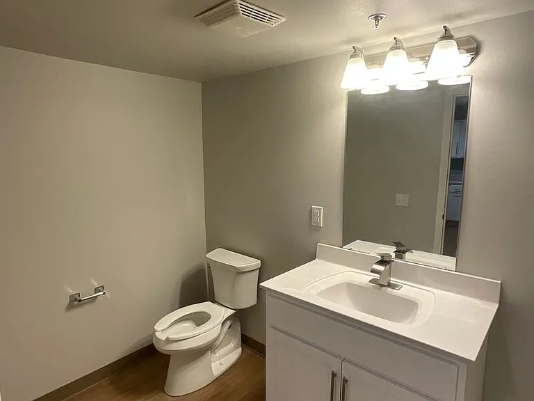 1038 Fond du Lac Ave — Photo 3