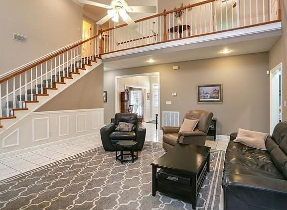 4th image of 3700 Lake Arrowhead Dr