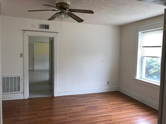 4th image of 4506 S Compton Ave Floor 2