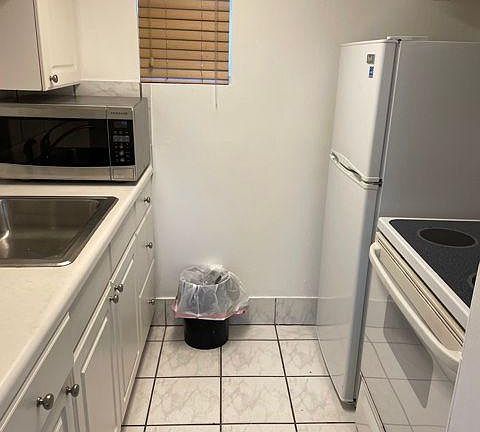 4th image of 605 SE 13th St #3