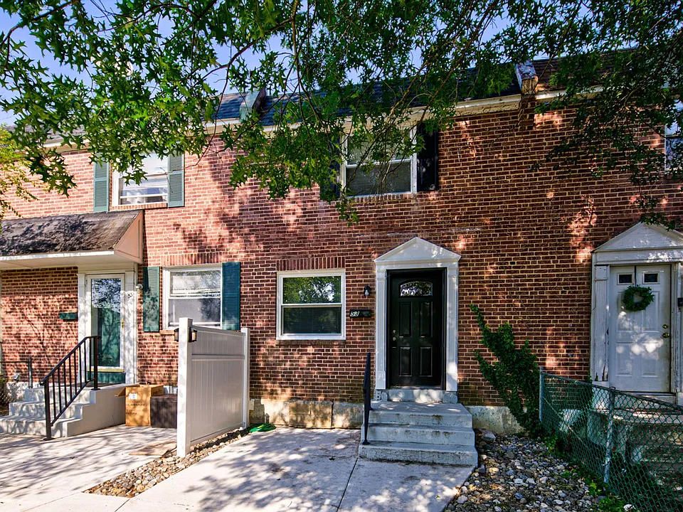53 Madison Dr