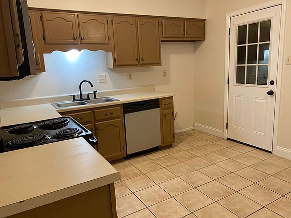 3rd image of 10461 Kristen Dr S