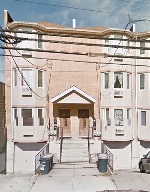 1st image of 6015 39th Ave #2