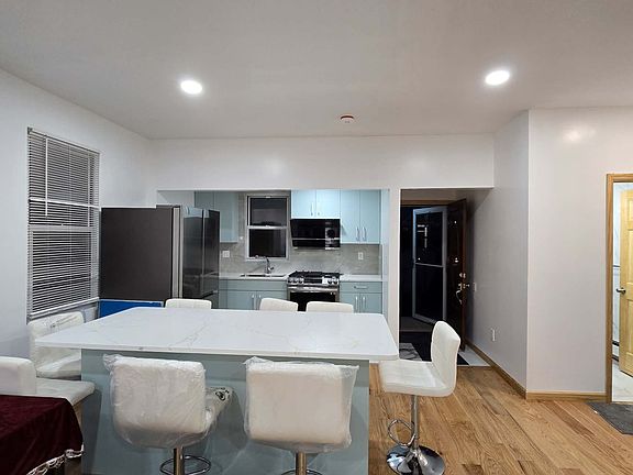 4th image of 227A Hylan Blvd S