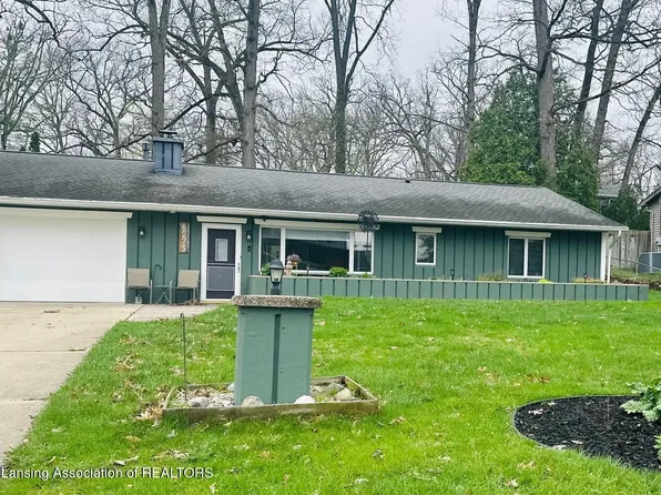 6275 Lake Dr, Haslett, MI 48840